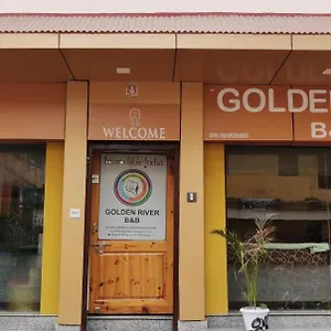 Golden River Couette-café